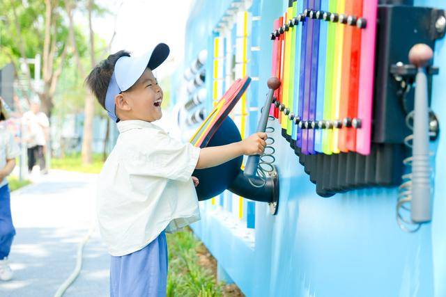 新添儿童乐园滑梯也是飞机造型J9数字平台朝阳区机场街道